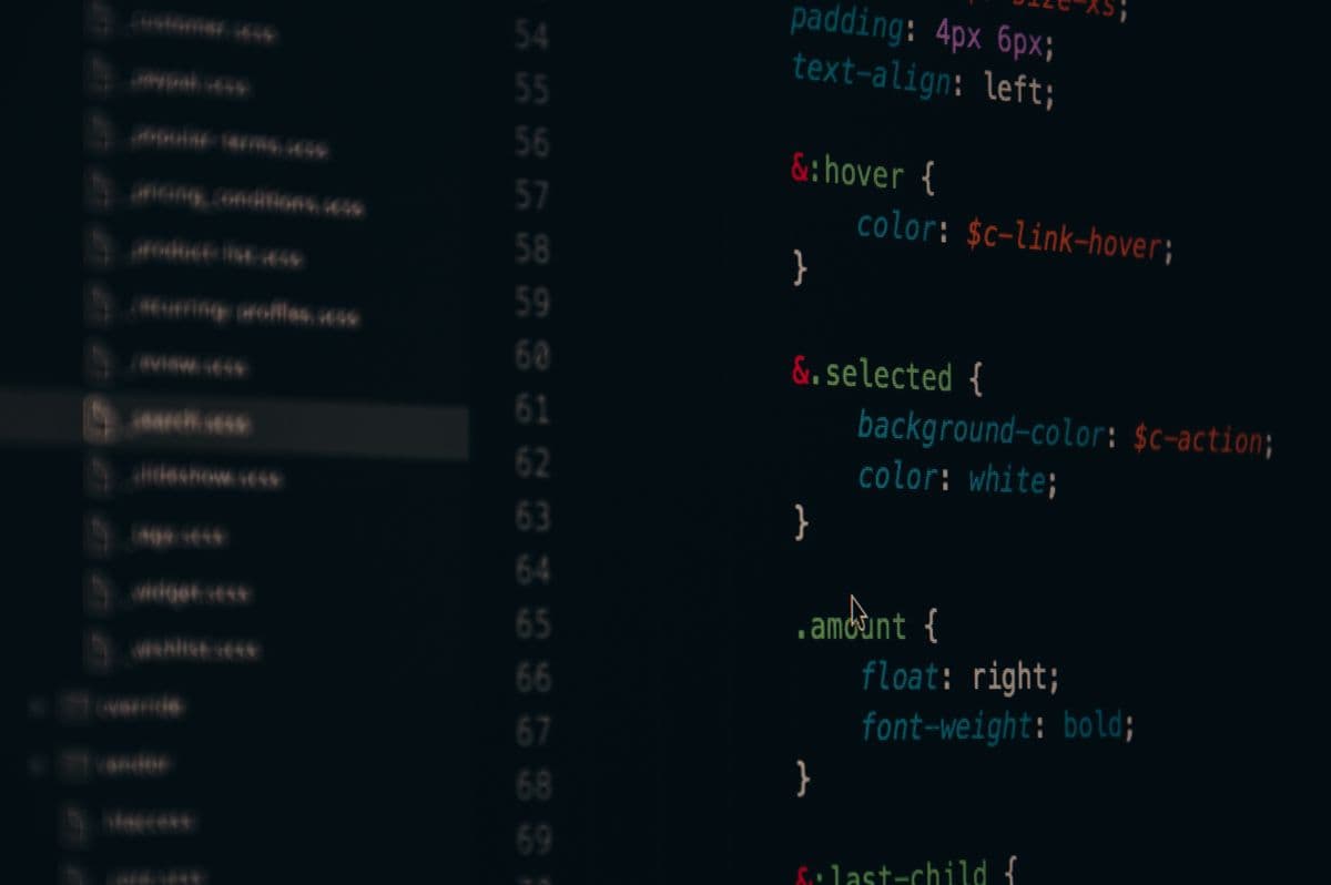 コードが表示された画面のクローズアップ